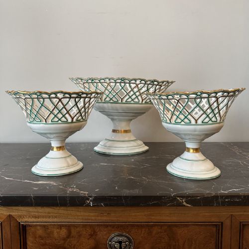 SET OF THREE LATTICE BOWLS - ADDITIONAL PHOTO 13