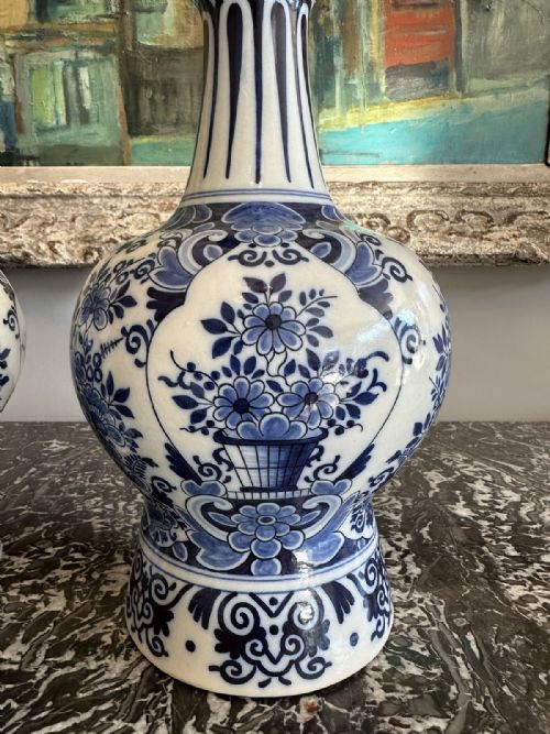 PAIR OF BLUE AND WHITE VASES - ADDITIONAL PHOTO 2