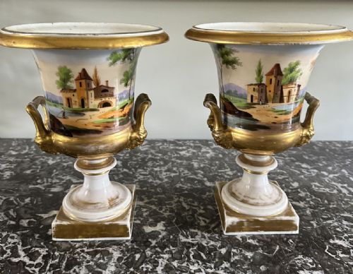 PAIR OF 19TH CENTURY PORCELAIN MEDICI VASES - ADDITIONAL PHOTO 2