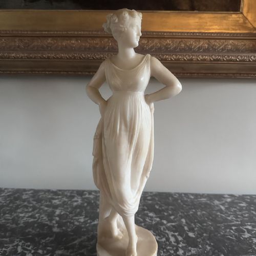 MARBLE SCULPTURE OF A LADY - ADDITIONAL PHOTO 4