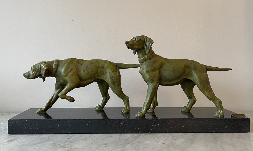 Two Pointers - Antique Sculpture