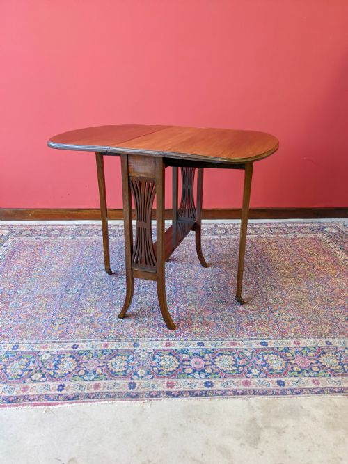 Antique Edwardian Mahogany Sutherland Table / Small Drop Leaf Side Table