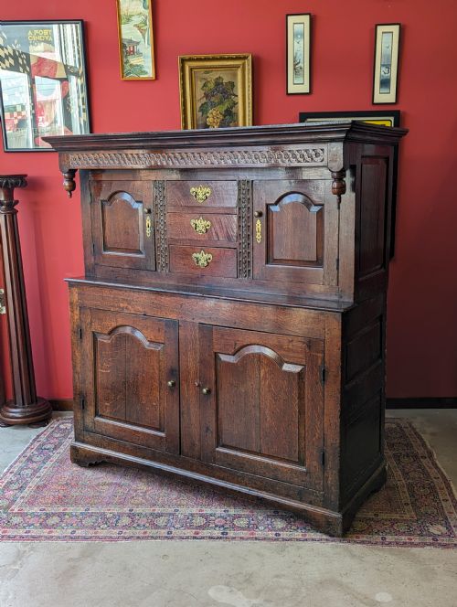 Antique 18th Century Welsh Oak Court Cupboard / Didarn