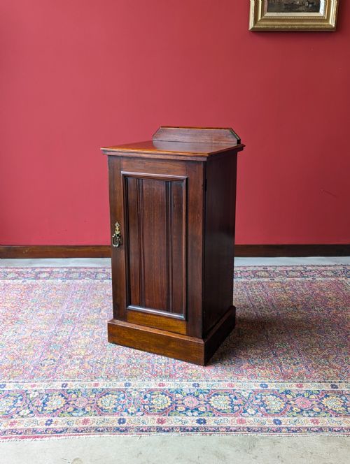 Antique Edwardian Mahogany Pot Cupboard / Bedside