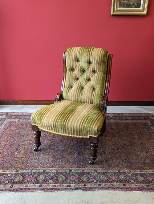 Antique Victorian Mahogany Lounge Chair