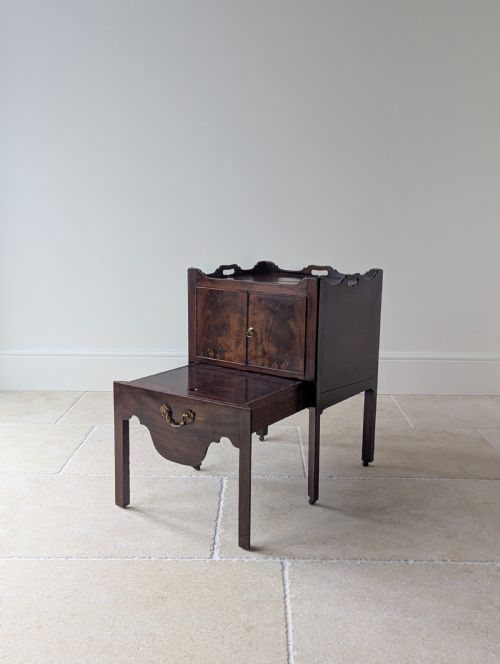 fig 1. Antique George III Mahogany Bedside Commode c.1800