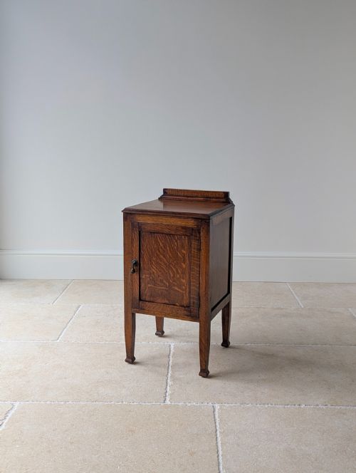 Antique Edwardian Arts & Crafts Oak Bedside Cabinet C.1910