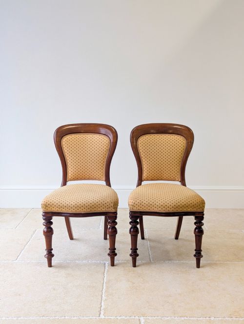 PAIR OF ANTIQUE VICTORIAN WALNUT SIDE CHAIRS C1860 - ADDITIONAL PHOTO 1
