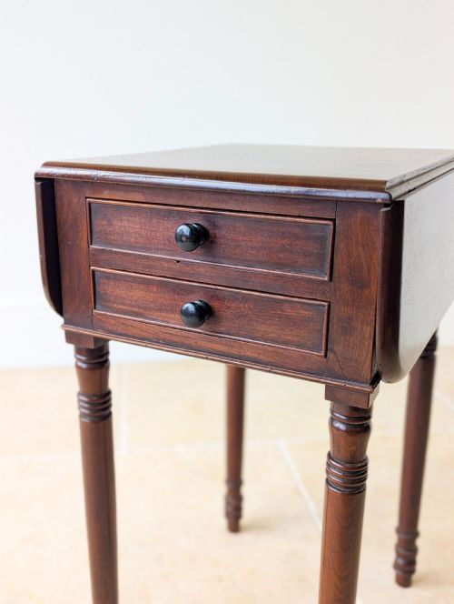 ANTIQUE EARLY VICTORIAN MAHOGANY PEMBROKE WORK TABLE C1850 - ADDITIONAL PHOTO 9