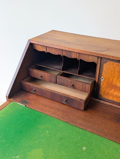 ANTIQUE GEORGIAN MAHOGANY BUREAU C1800 - ADDITIONAL PHOTO 16