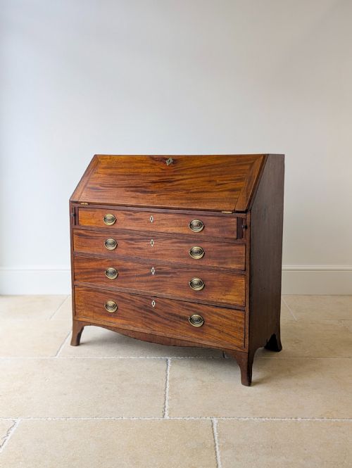ANTIQUE GEORGIAN MAHOGANY BUREAU C1800