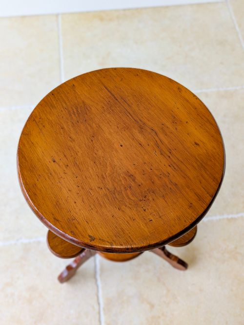 ANTIQUE EARLY 20TH CENTURY BEECH OCCASIONAL TABLE C1920 - ADDITIONAL PHOTO 1