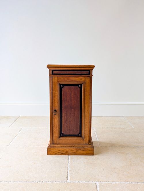 ANTIQUE VICTORIAN OAK AESTHETIC MOVEMENT BEDSIDE CABINET C1890 - ADDITIONAL PHOTO 2