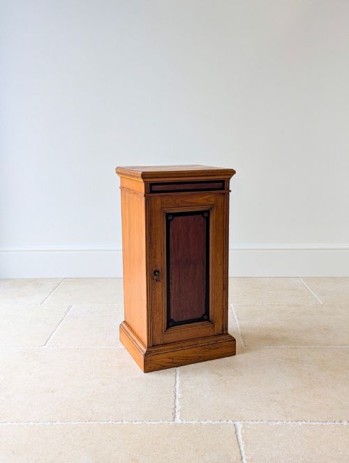 ANTIQUE VICTORIAN OAK AESTHETIC MOVEMENT BEDSIDE CABINET C1890 - ADDITIONAL PHOTO 6