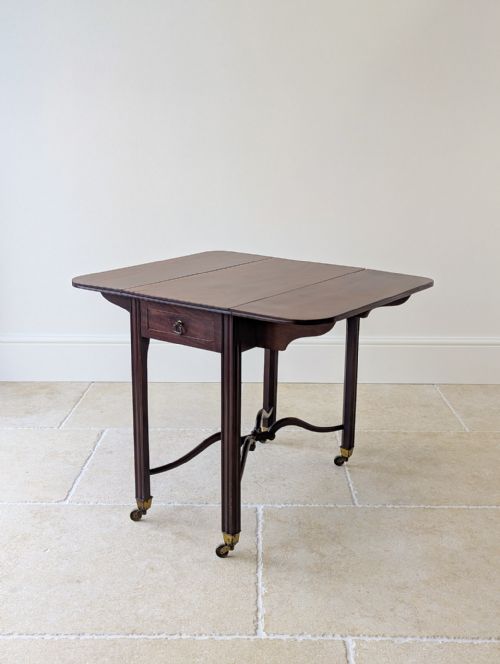 ANTIQUE REGENCY MAHOGANY PEMBROKE TABLE C1820