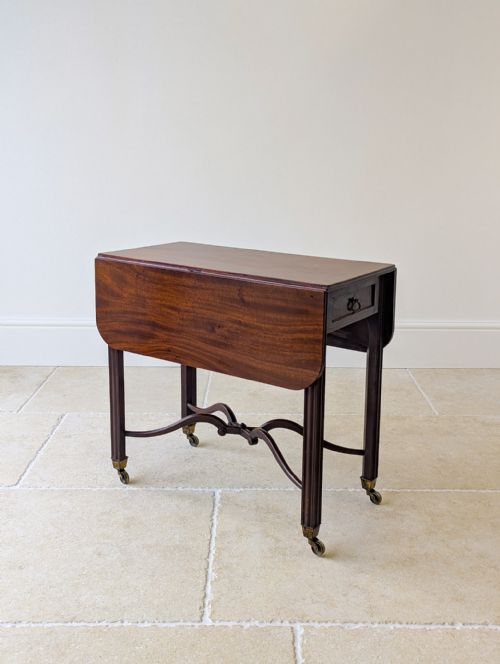ANTIQUE REGENCY MAHOGANY PEMBROKE TABLE C1820 - ADDITIONAL PHOTO 1