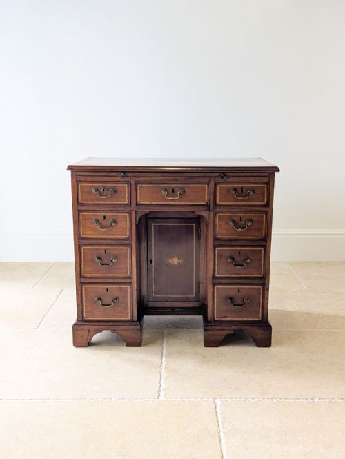ANTIQUE GEORGIAN SHERATON MAHOGANY KNEEHOLE DESK C1790 - ADDITIONAL PHOTO 2