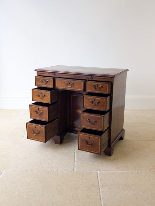 ANTIQUE GEORGIAN SHERATON MAHOGANY KNEEHOLE DESK C1790 - ADDITIONAL PHOTO 6