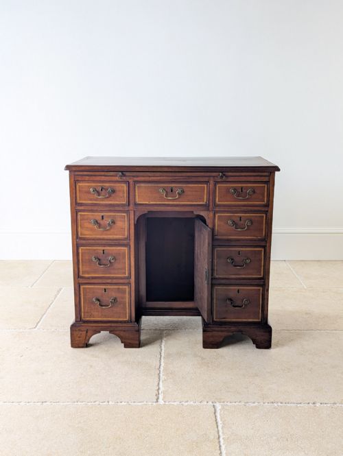 ANTIQUE GEORGIAN SHERATON MAHOGANY KNEEHOLE DESK C1790 - ADDITIONAL PHOTO 9