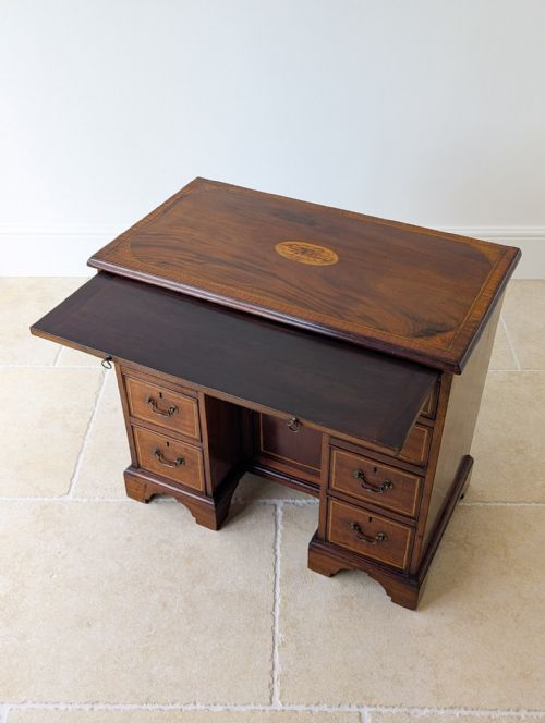 ANTIQUE GEORGIAN SHERATON MAHOGANY KNEEHOLE DESK C1790 - ADDITIONAL PHOTO 10
