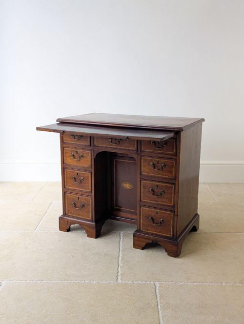 ANTIQUE GEORGIAN SHERATON MAHOGANY KNEEHOLE DESK C1790 - ADDITIONAL PHOTO 13