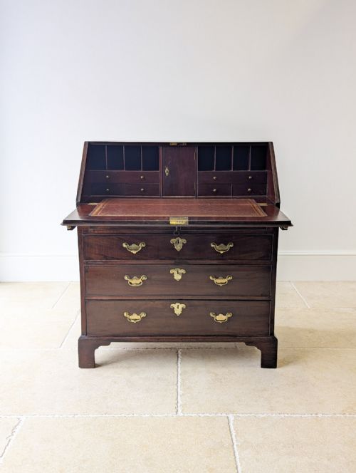 ANTIQUE GEORGE III MAHOGANY BUREAU C1770 - ADDITIONAL PHOTO 6