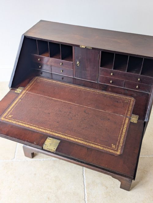 ANTIQUE GEORGE III MAHOGANY BUREAU C1770 - ADDITIONAL PHOTO 9