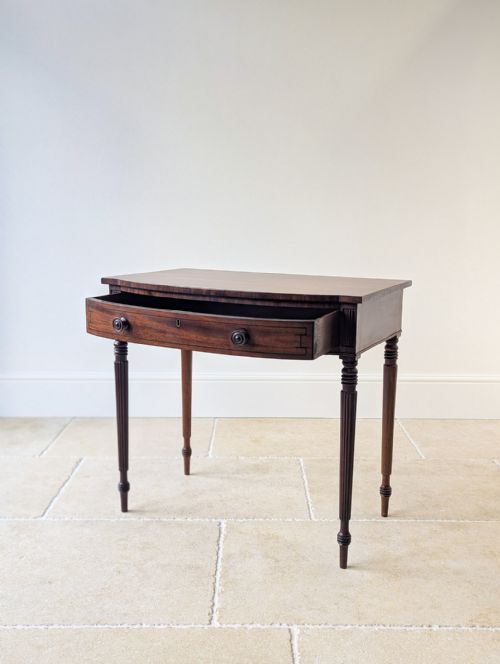 ANTIQUE REGENCY MAHOGANY BOWFRONTED SIDE TABLE C1820 - ADDITIONAL PHOTO 3
