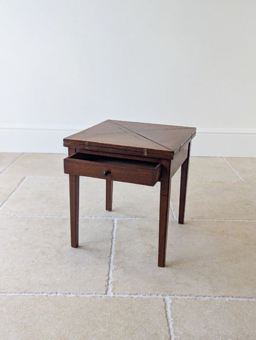 ANTIQUE EDWARDIAN MAHOGANY DIMINUTIVE ENVELOPE CARD TABLE C1910 - ADDITIONAL PHOTO 5