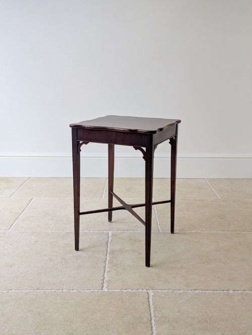 ANTIQUE EDWARDIAN MAHOGANY OCCASIONAL TABLE C1900