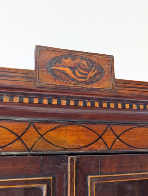 ANTIQUE GEORGIAN MAHOGANY BOOKCASE CABINET C1800 - ADDITIONAL PHOTO 3