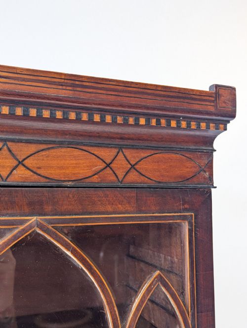 ANTIQUE GEORGIAN MAHOGANY BOOKCASE CABINET C1800 - ADDITIONAL PHOTO 9