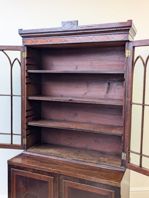 ANTIQUE GEORGIAN MAHOGANY BOOKCASE CABINET C1800 - ADDITIONAL PHOTO 12