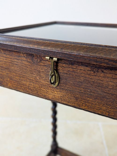 ANTIQUE OAK BIJOUTERIE TABLE C1920 - ADDITIONAL PHOTO 4