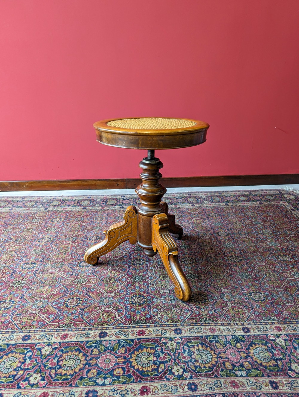 Antique Victorian Walnut Height Adjustable Circular Piano Stool