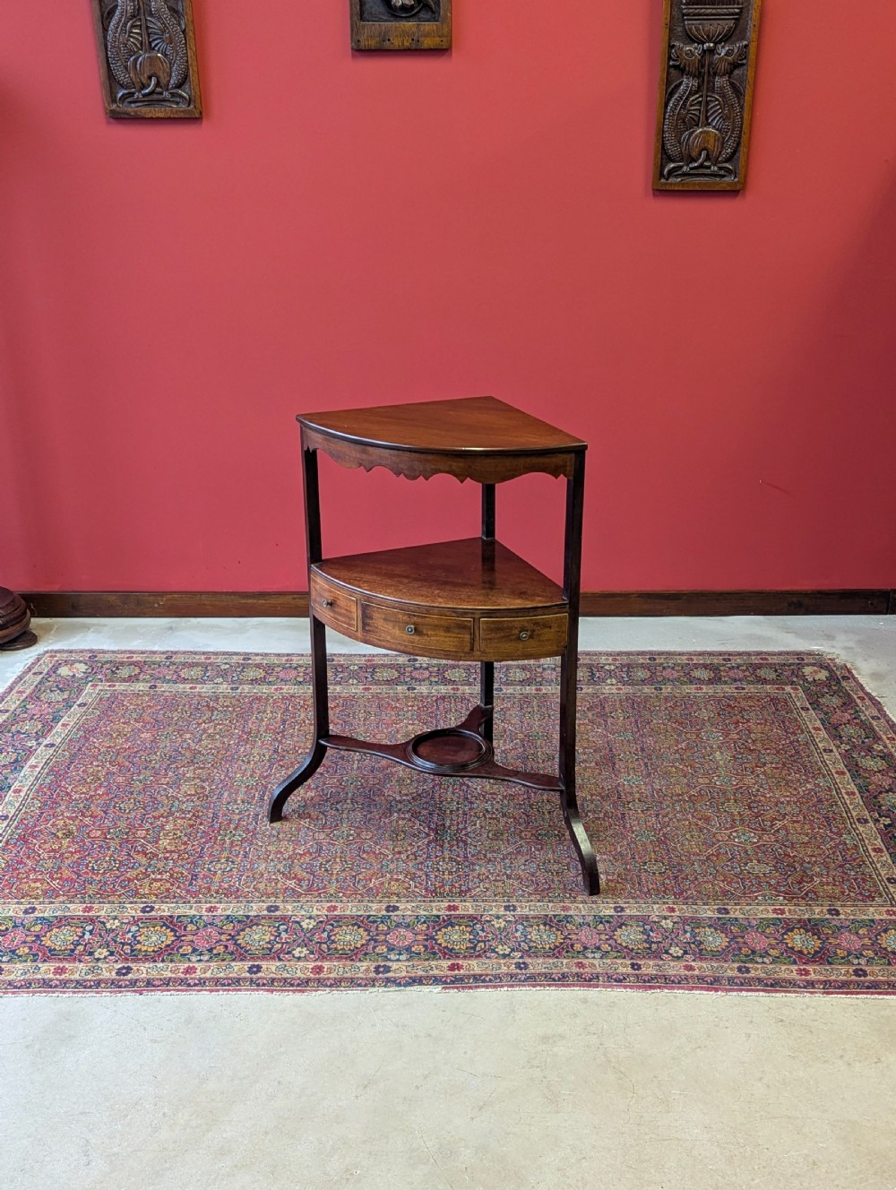 Antique Georgian Mahogany Corner Stand