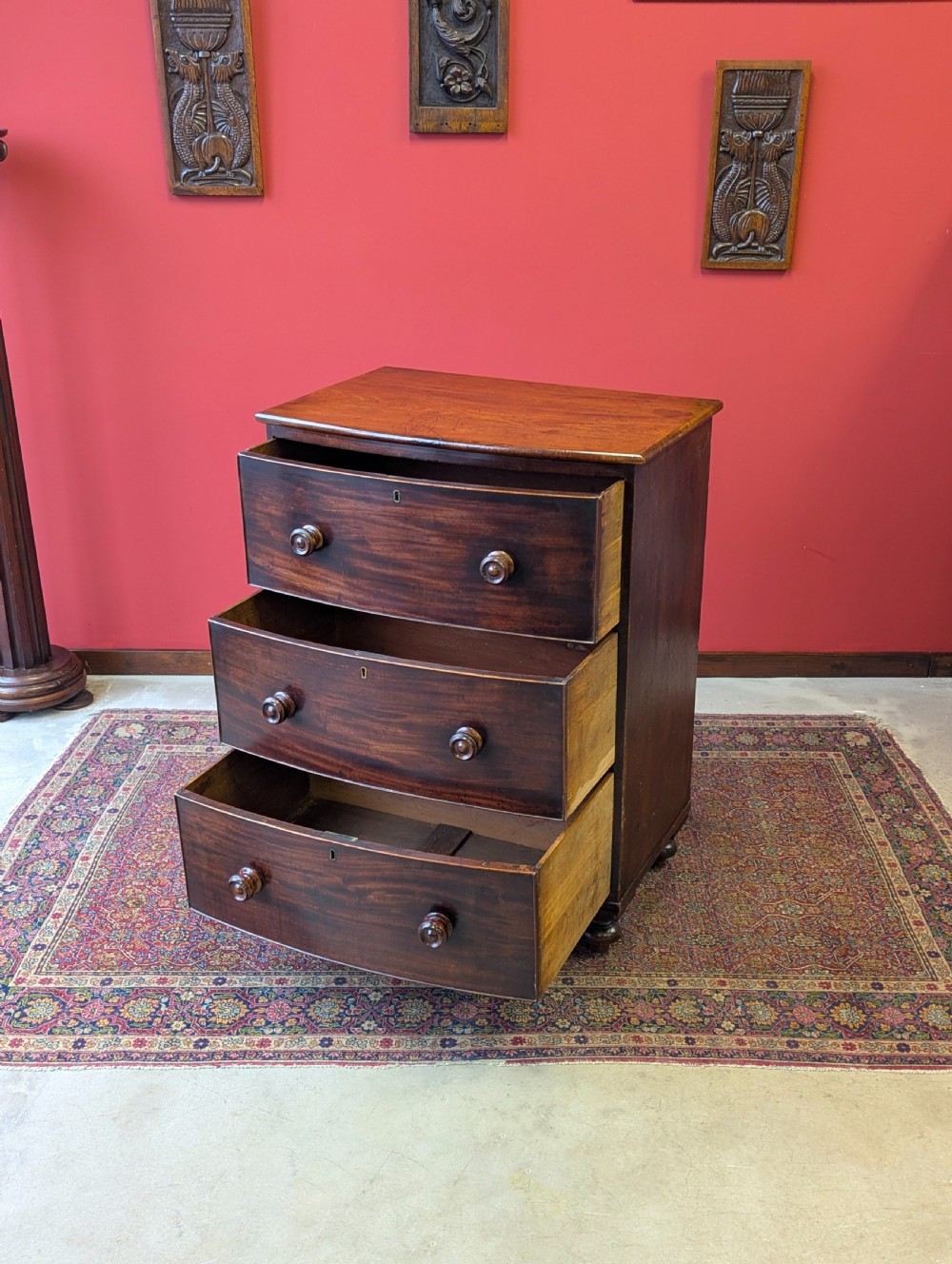 Antique Georgian Mahogany Bow Front Chest of Drawers c.1825 View III