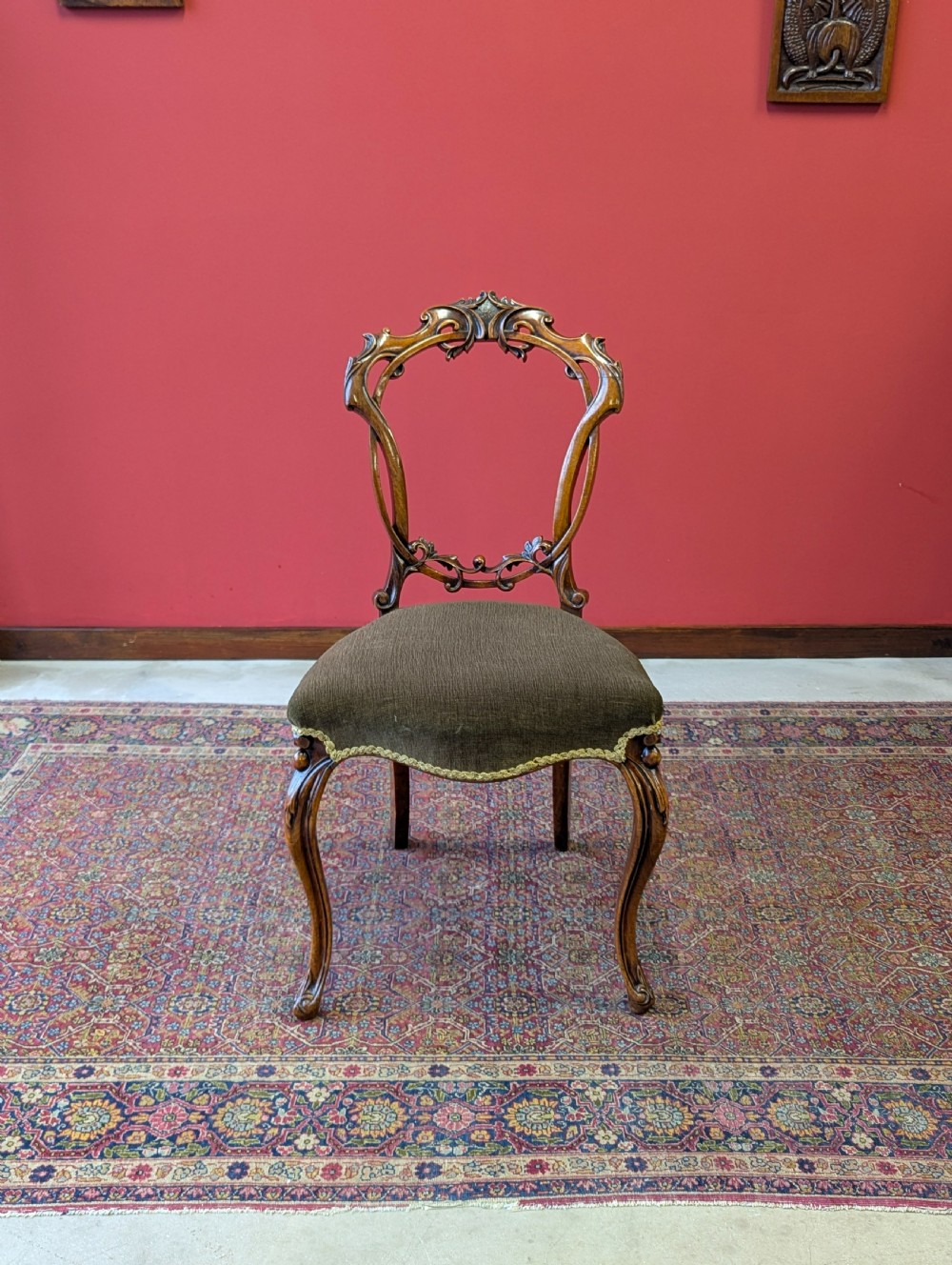 Antique Victorian Walnut Carved Balloon Back Chairs – Set of Four c.1870 View VIII