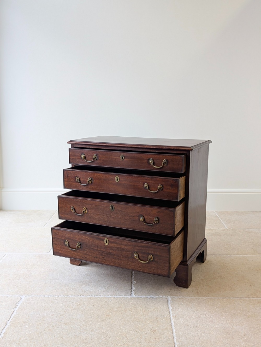 Antique George III Mahogany Chest of Drawers c.1800 View V