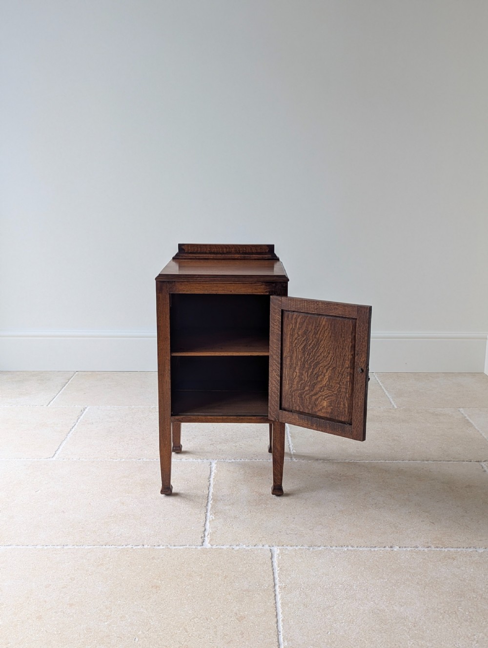 Antique Edwardian Arts & Crafts Oak Bedside Cabinet c.1910 View IX