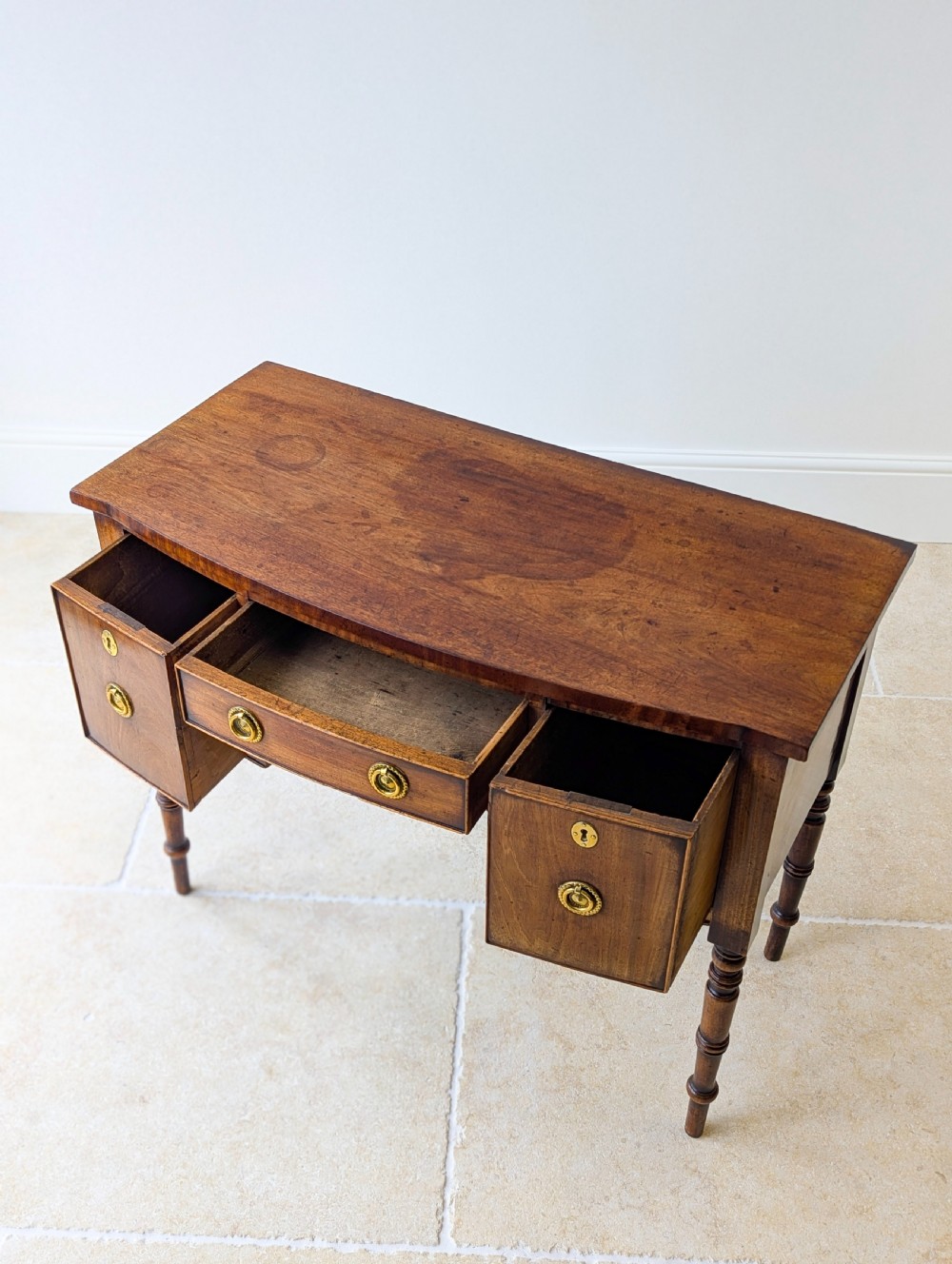 Antique Georgian Mahogany Bow-Front Side Table c.1800 View XIII