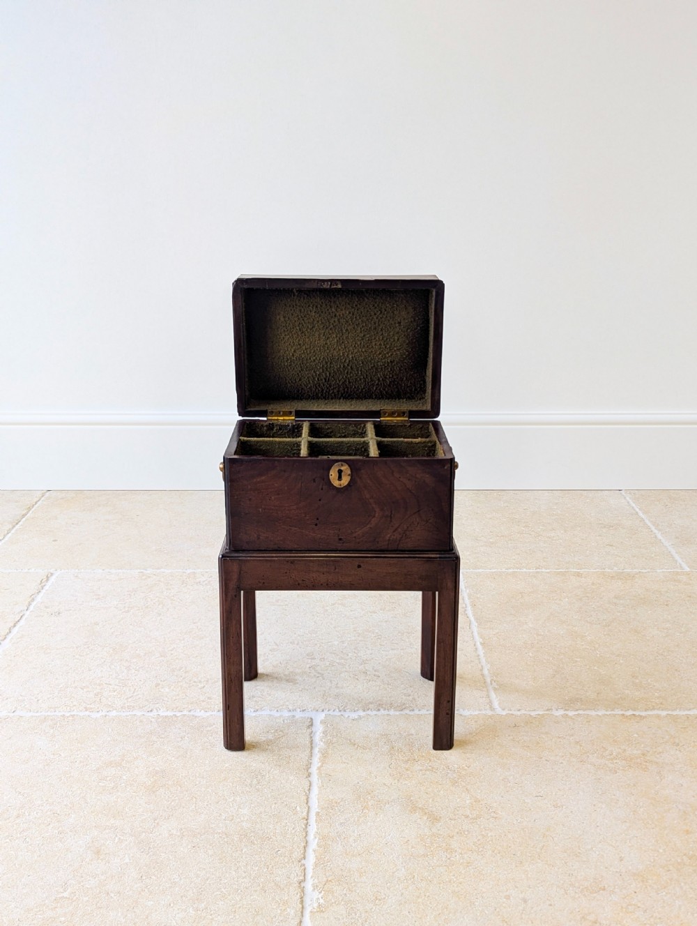 Antique Georgian Mahogany Cellarette on Stand c.1810 View II