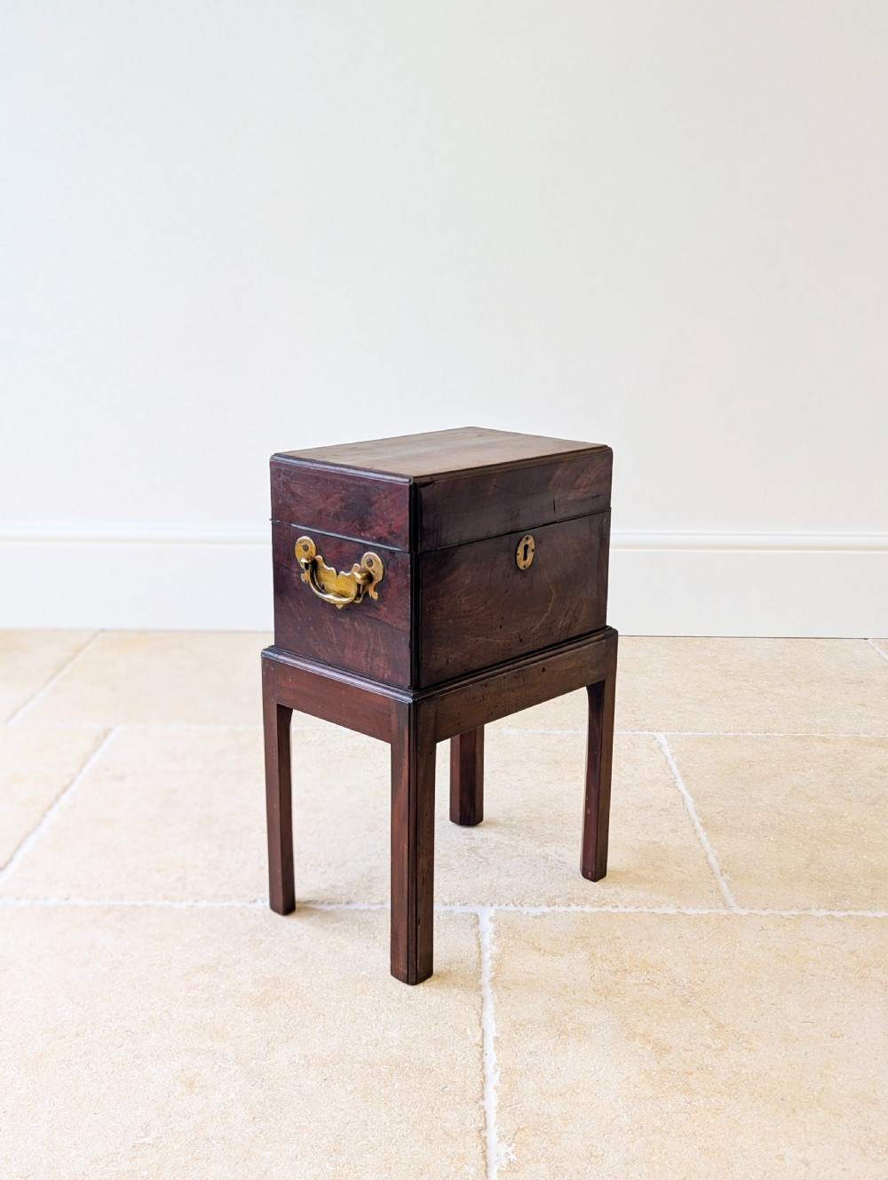 Antique Georgian Mahogany Cellarette on Stand c.1810 View III