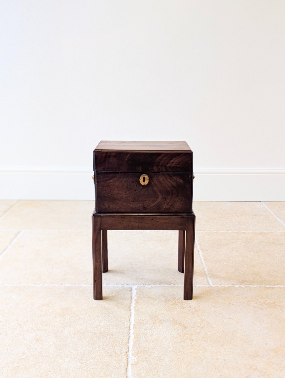Antique Georgian Mahogany Cellarette on Stand c.1810 View VI