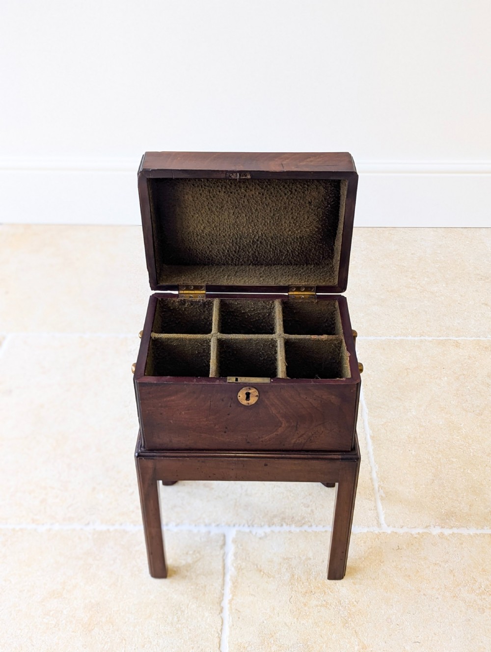 Antique Georgian Mahogany Cellarette on Stand c.1810 View VII