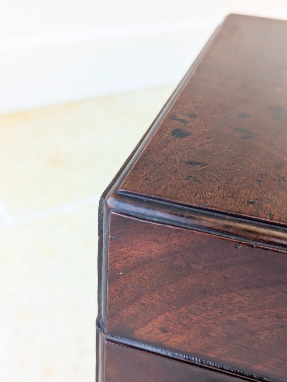 Antique Georgian Mahogany Cellarette on Stand c.1810 View VIII