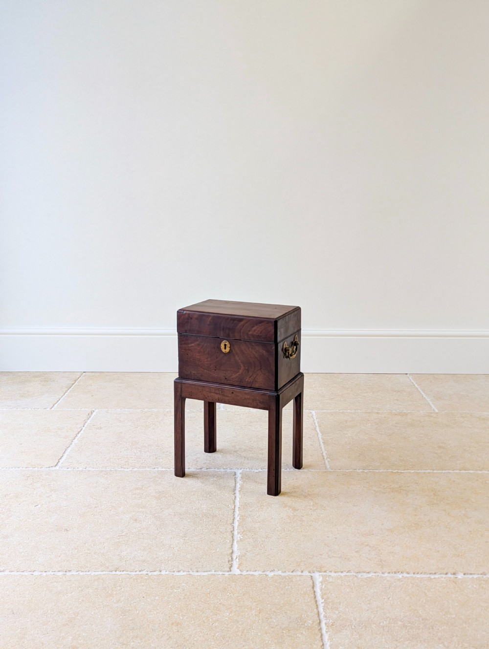 Antique Georgian Mahogany Cellarette on Stand c.1810 View XII