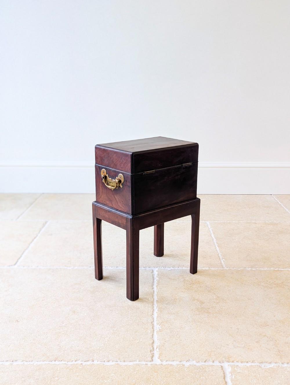 Antique Georgian Mahogany Cellarette on Stand c.1810 View XIII
