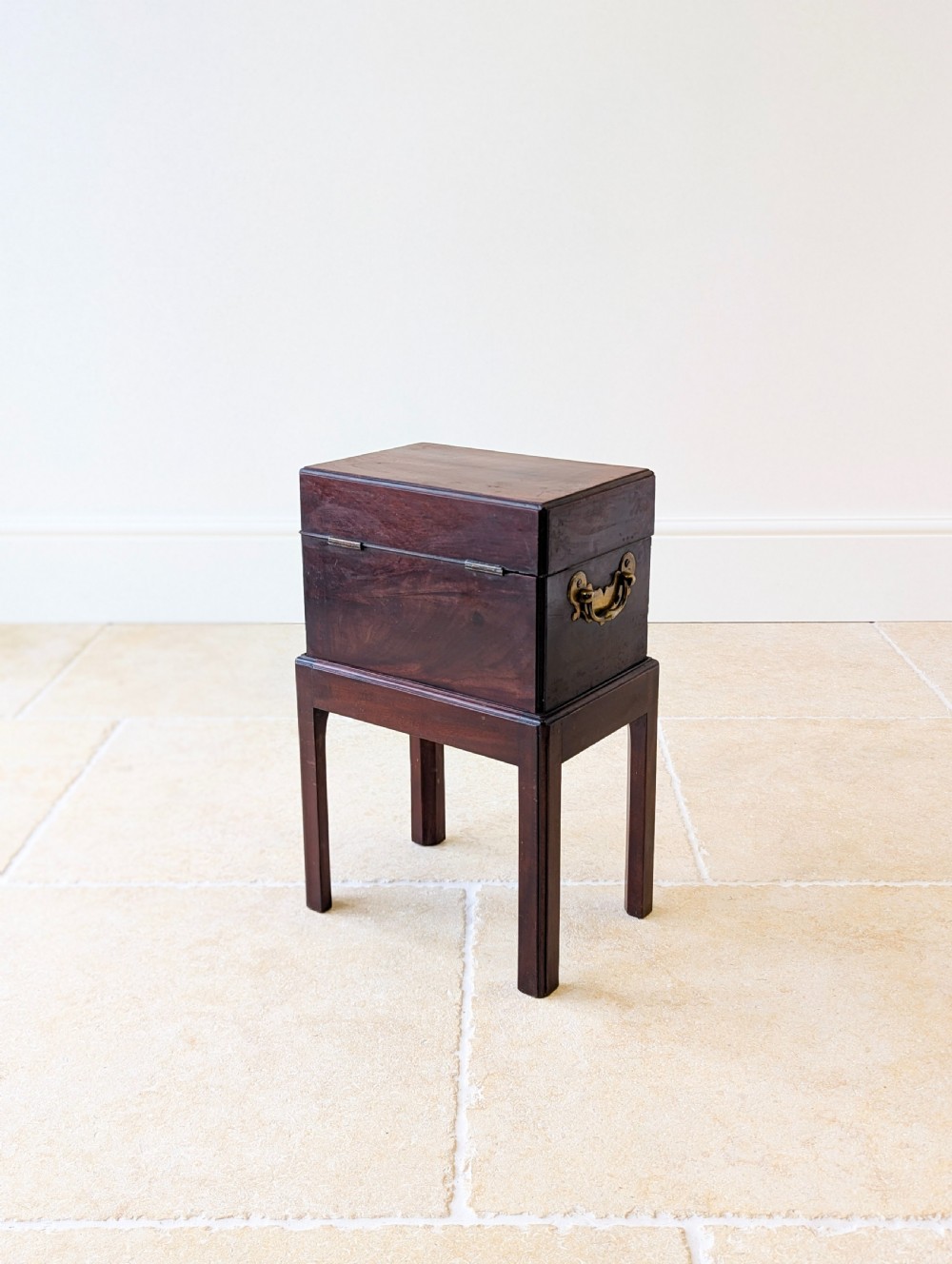 Antique Georgian Mahogany Cellarette on Stand c.1810 View XIV
