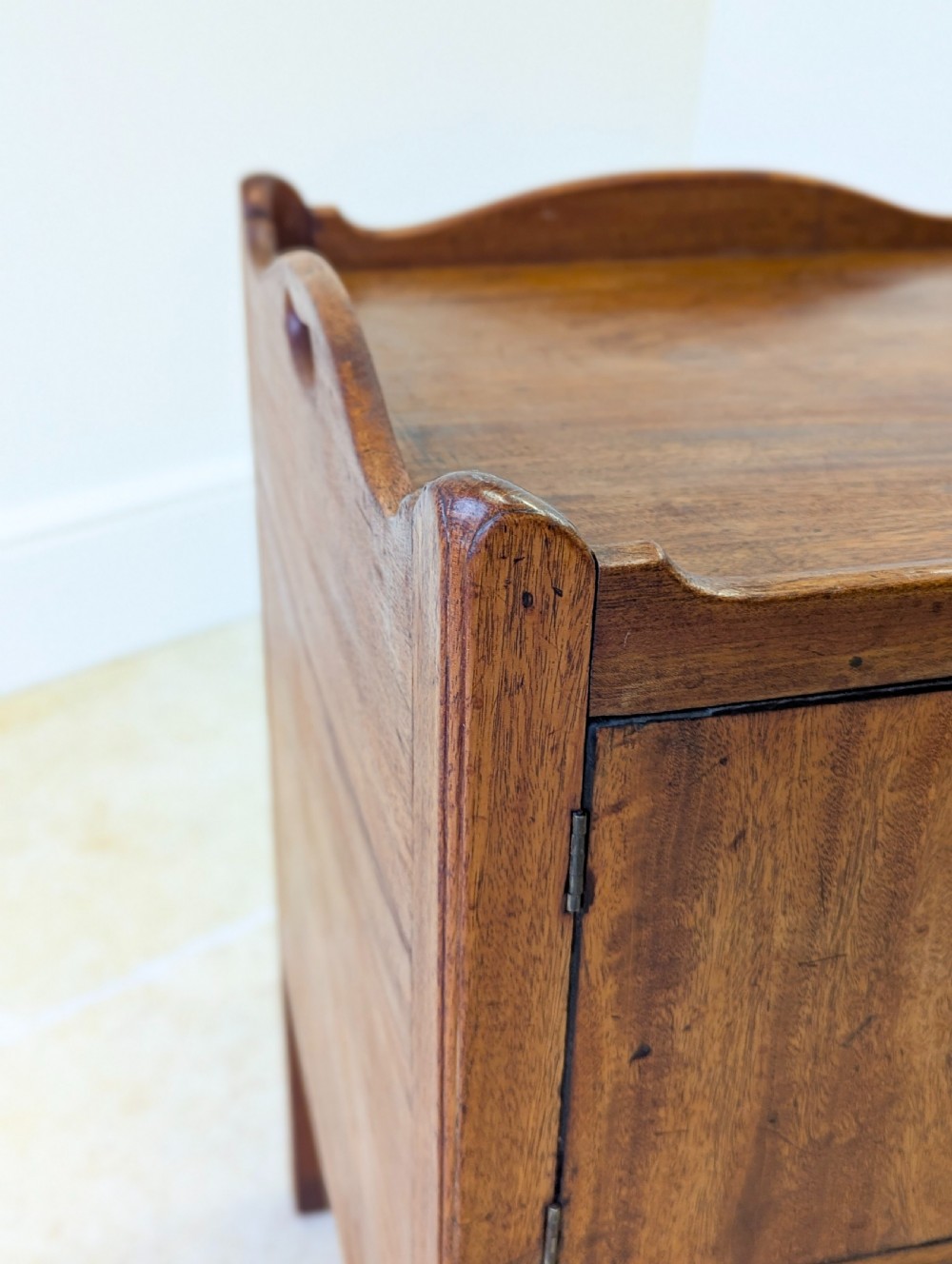 Antique George III Mahogany Bedside Commode c.1800 View VIII